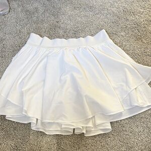 Lululemon court rival skirt
